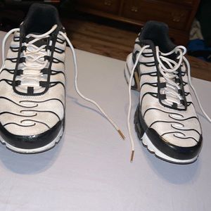 Air Max Plus White Metallic Gold Size 9.5